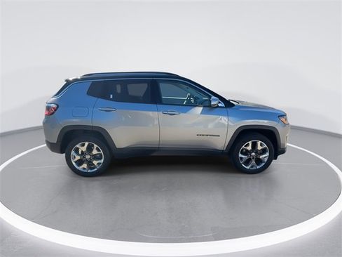Used 2019 Jeep Compass Limited image 9