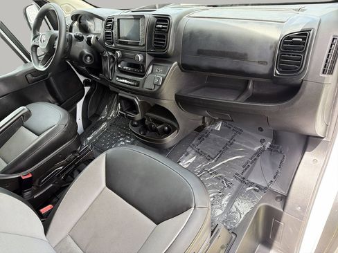 Used 2024 RAM ProMaster 2500 w/ Convenience Group FWD image 10