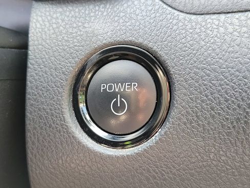 Used 2025 Toyota Camry LE FWD image 33