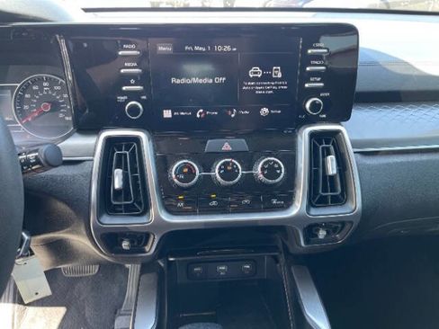 Used 2022 Kia Sorento LX FWD image 12