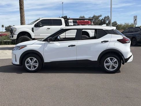 Used 2025 Nissan Kicks Play S image 9