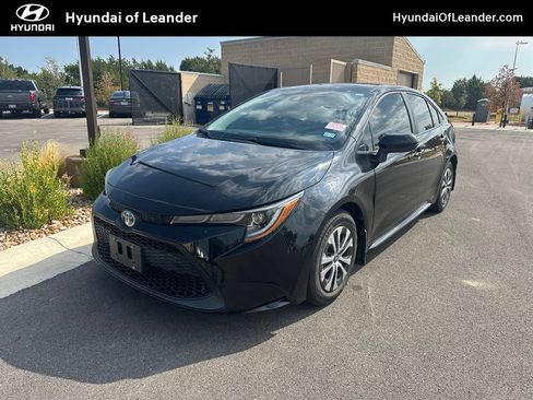 Used 2022 Toyota Corolla LE FWD image 1