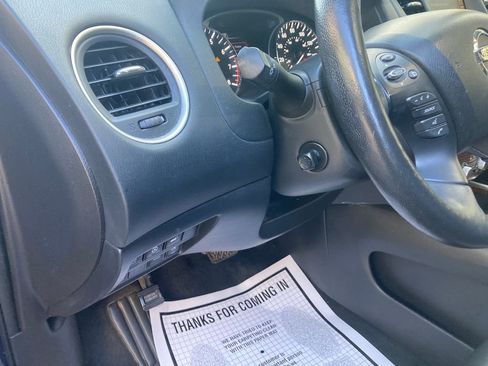 Used 2020 Nissan Pathfinder Platinum image 17