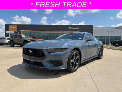 Used 2025 Ford Mustang Premium RWD image 1