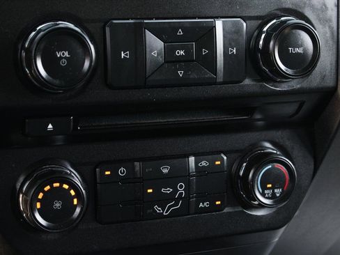 Used 2018 Ford F450 XL w/ Trailer Tow Package image 32