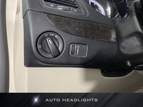 Used 2019 Dodge Grand Caravan SE w/ UConnect Hands-Free Group FWD image 22
