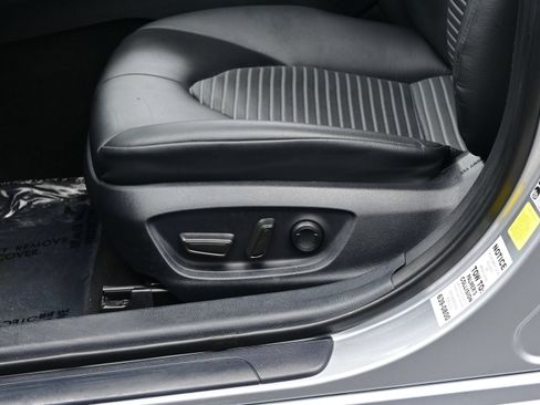Used 2024 Toyota Camry SE FWD image 11