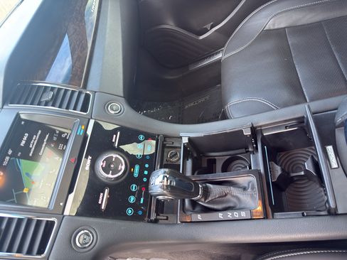 Used 2019 Ford Taurus Limited image 17