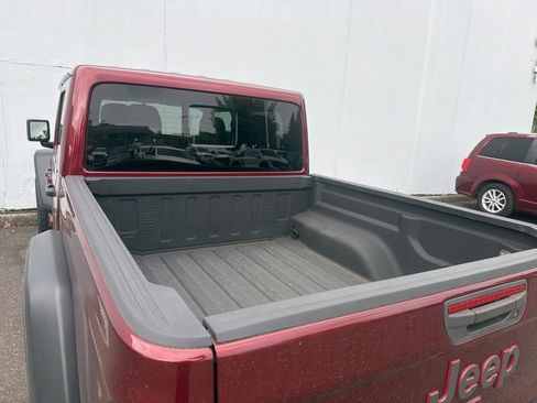 Certified 2021 Jeep Gladiator Rubicon AWD/4WD image 6