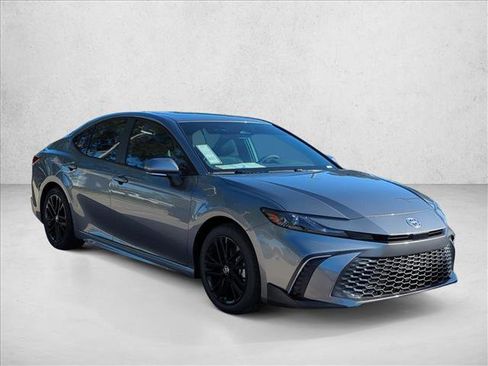 New 2026 Toyota Camry SE image 3