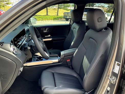 New 2026 Mercedes-Benz GLB 250 4MATIC image 9