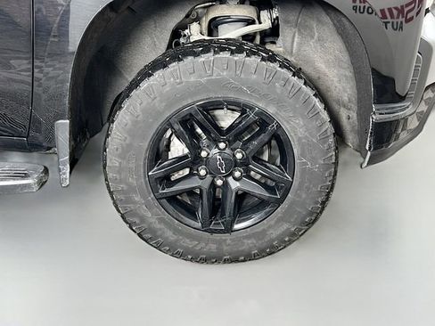 Used 2021 Chevrolet Silverado 1500 LT Trail Boss w/ Convenience Package II image 39