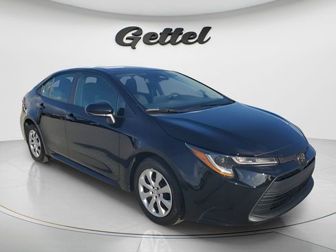 Used 2024 Toyota Corolla LE FWD image 3