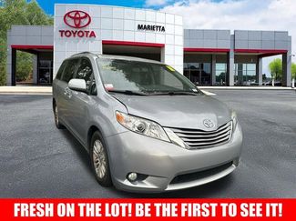 Used 2017 Toyota Sienna XLE image 1