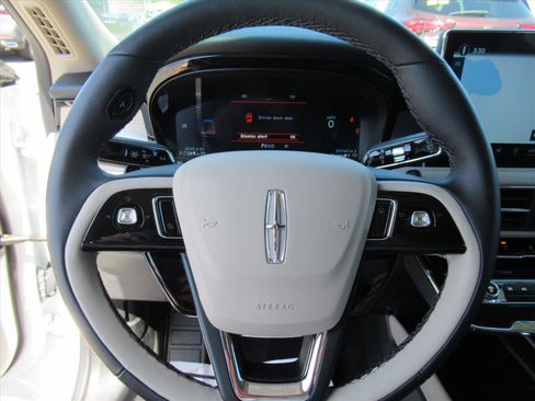 Used 2025 Lincoln Corsair FWD w/ Equipment Group 101A image 22