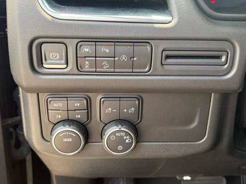 Used 2024 Chevrolet Tahoe Z71 AWD/4WD image 24