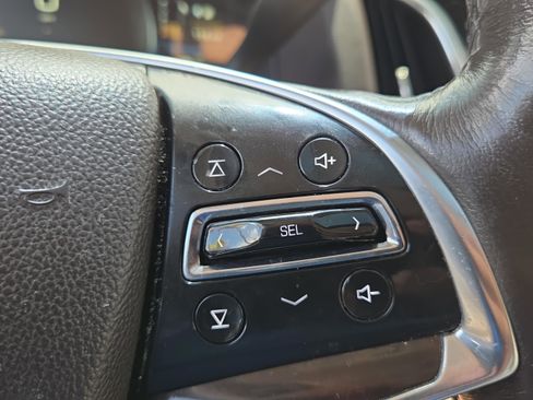 Used 2015 Cadillac Escalade Luxury AWD/4WD image 25