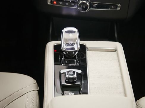 New 2026 Volvo XC90 T8 Plus w/ Protection Package Premier AWD/4WD image 27