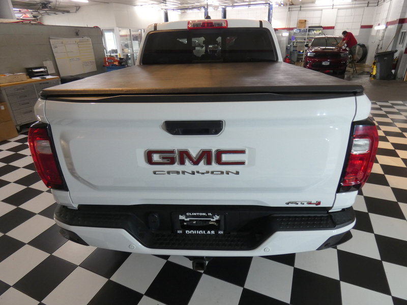 Used 2023 GMC Canyon AT4 w/ AT4 Premium Package AWD/4WD image 5