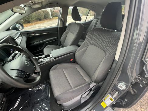 Used 2025 Toyota Camry LE image 31