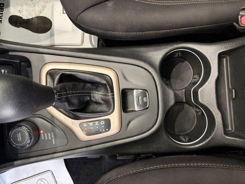 Used 2015 Jeep Cherokee Latitude w/ Cold Weather Group image 22