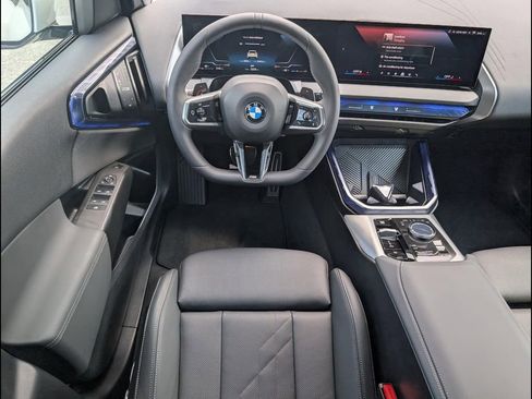 Used 2025 BMW X3 xDrive30i image 9