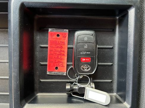 Used 2025 Toyota Tundra SR5 w/ SR5 Convenience Package AWD/4WD image 28