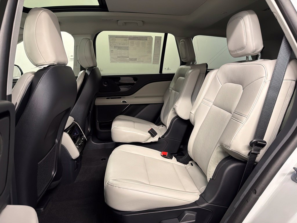 New 2027 Lincoln Aviator AWD image 34