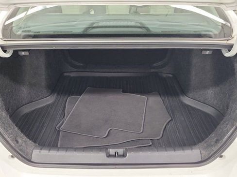 Certified 2019 Honda Insight Touring image 9