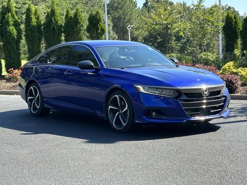 Used 2022 Honda Accord Sport image 2