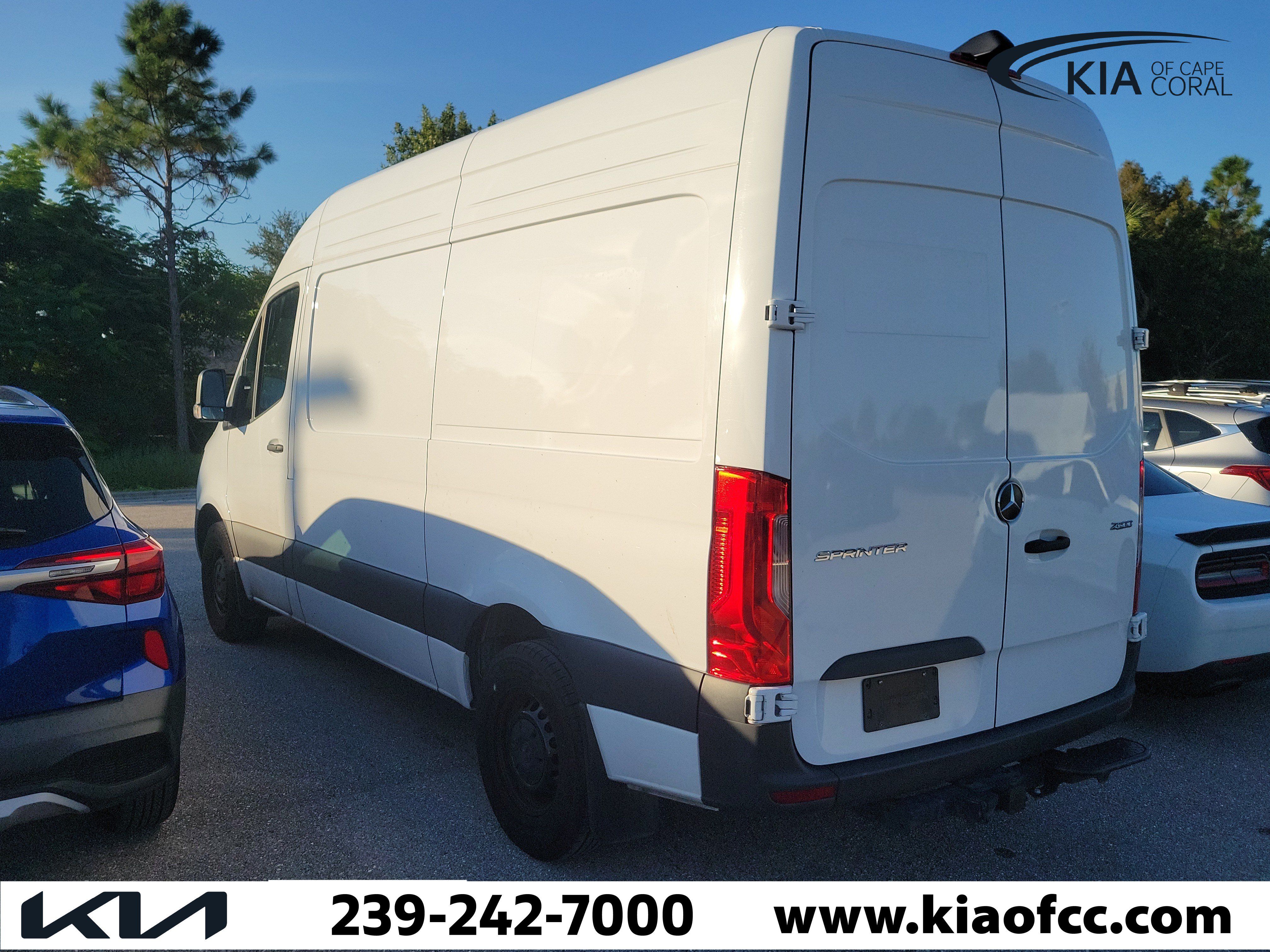 Used 2025 Mercedes-Benz Sprinter 2500 image 4
