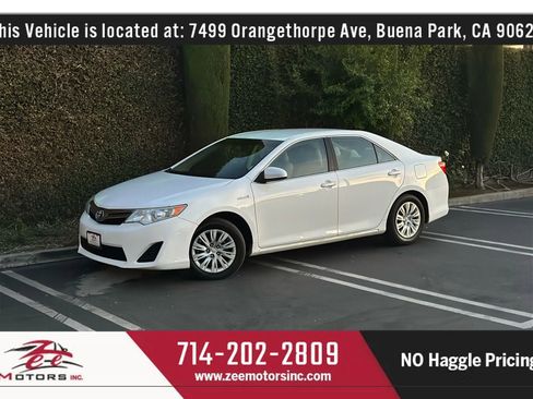 Used 2014 Toyota Camry LE image 12