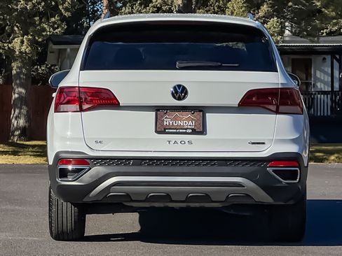 Used 2024 Volkswagen Taos SE image 5