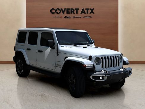 Used 2023 Jeep Wrangler Unlimited Sahara w/ LED Lighting Group AWD/4WD image 7