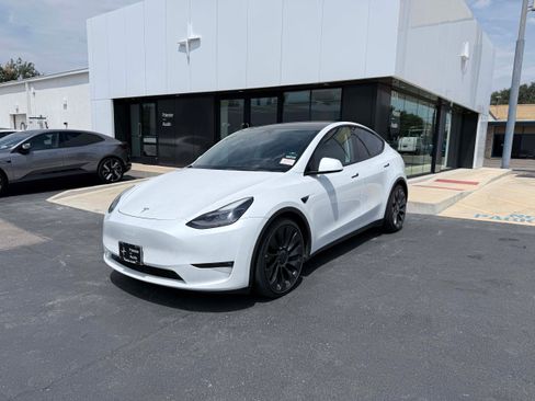 Used 2022 Tesla Model Y Performance AWD/4WD image 2