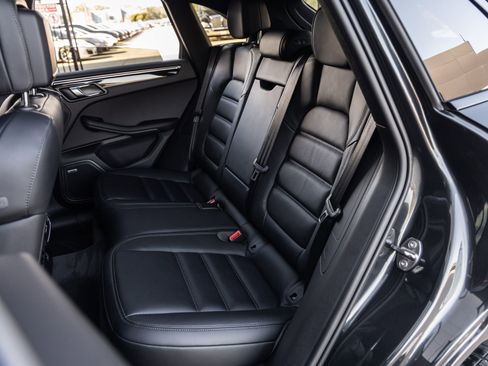 Certified 2026 Porsche Macan AWD/4WD image 37