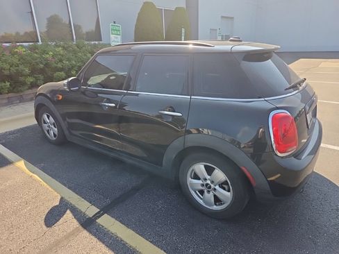 Used 2016 MINI Cooper 4-Door Hardtop FWD image 4