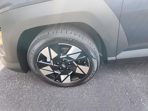 Used 2025 Hyundai Kona SEL FWD image 8