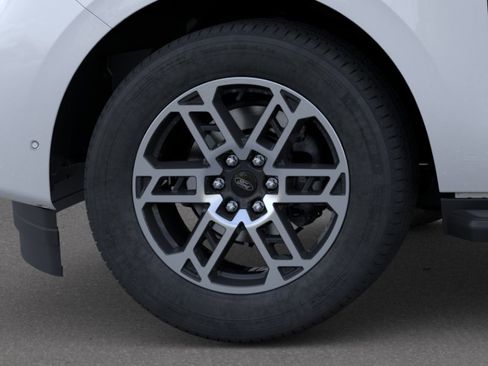 New 2025 Ford Expedition Active image 19