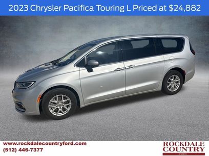 Used 2023 Chrysler Pacifica Touring-L