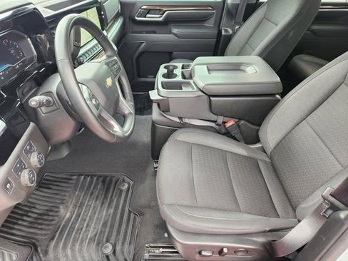 Used 2025 Chevrolet Silverado 2500 LT w/ Convenience Package image 12