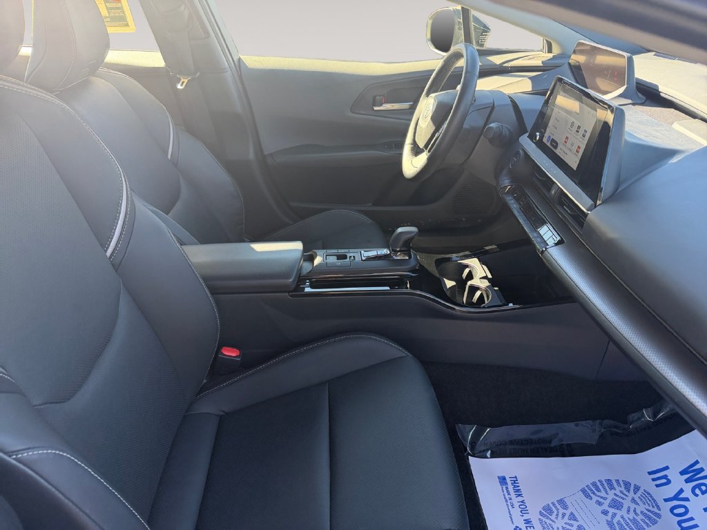 Used 2025 Toyota Prius XLE AWD/4WD image 15