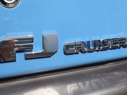 Used 2011 Toyota FJ Cruiser 4WD w/ Upgrade Pkg image 23