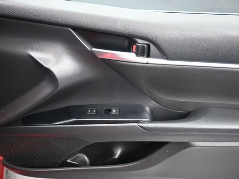 Used 2020 Toyota Camry SE w/ Sunroof Package FWD image 42
