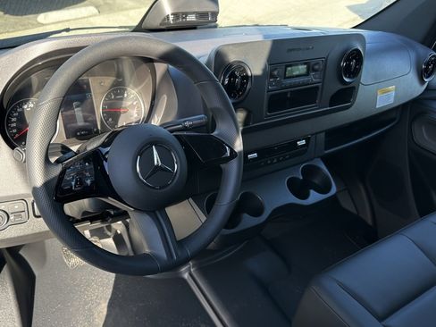 New 2025 Mercedes-Benz Sprinter 2500 image 25