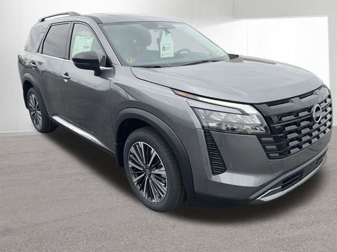 New 2026 Nissan Pathfinder Platinum w/ Accent Package AWD/4WD image 3