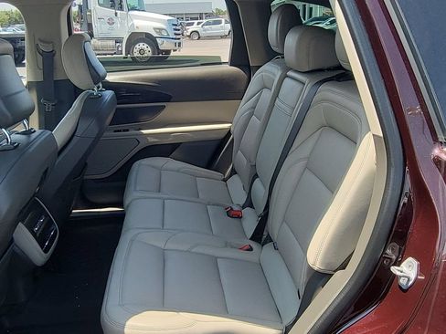 Used 2024 Lincoln Nautilus Premier w/ Equipment Group 102A AWD/4WD image 25
