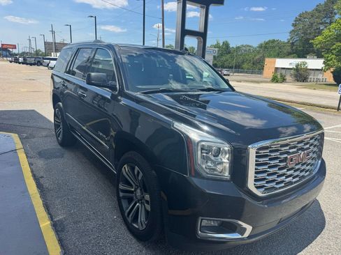 Certified 2019 GMC Yukon Denali w/ Denali Ultimate Package AWD/4WD image 5
