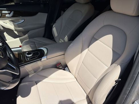 Used 2021 Mercedes-Benz C 300 Sedan image 11