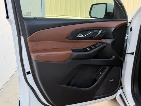 Used 2020 Chevrolet Traverse High Country AWD/4WD image 19